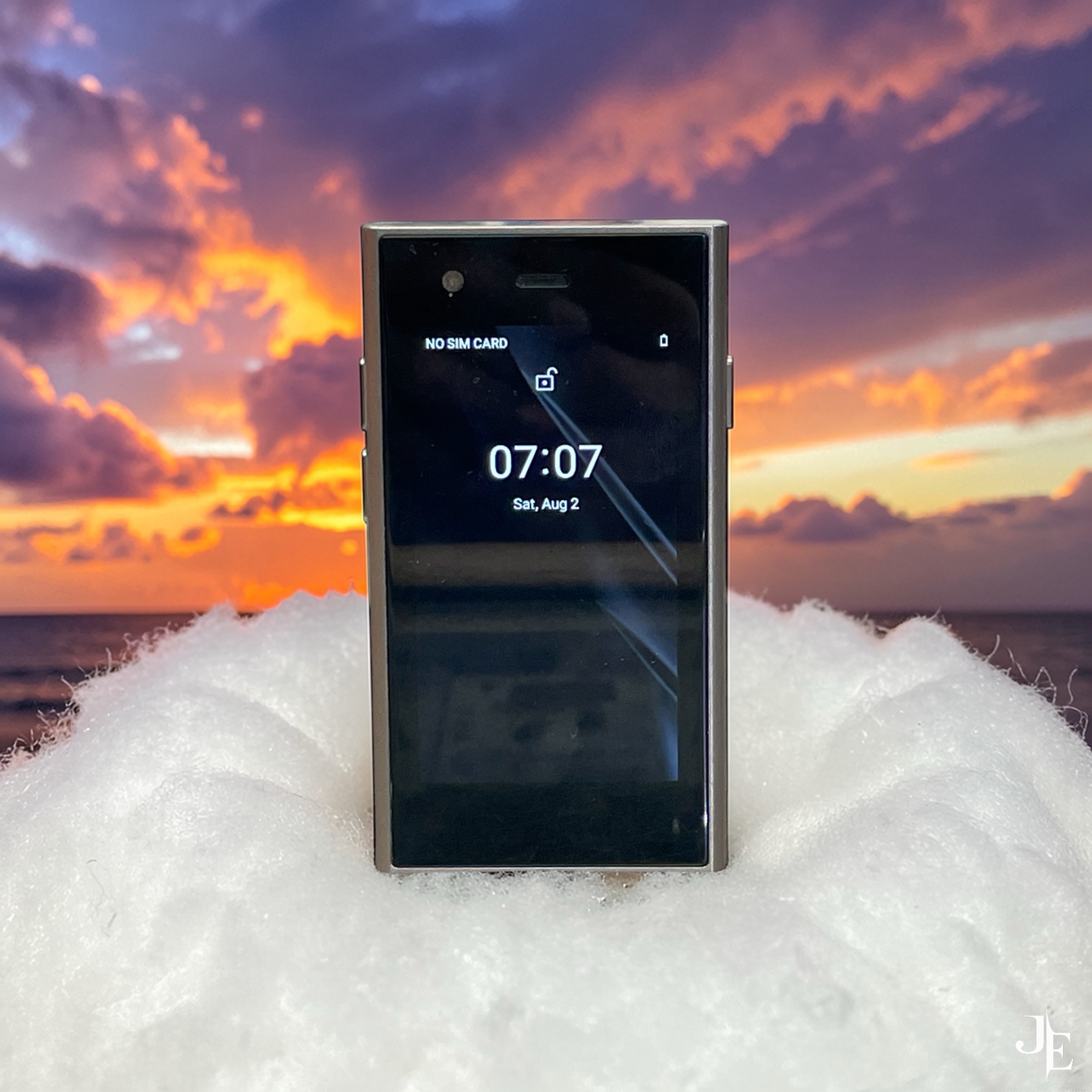 Bold Mini 4G Smartphone with Compact Display, Dual Camera Support, Dual SIM Connectivity & Lightweight Pocket-Friendly Design - Image 4